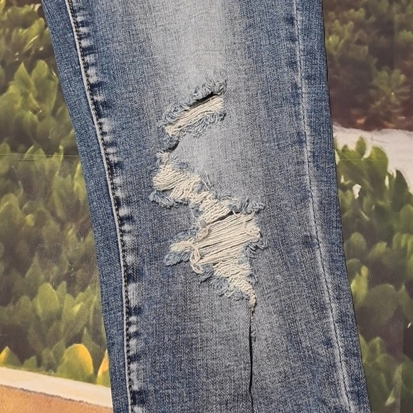 Kancan Distressed Skinny Jeans Size 5/26 NWT - Picture 4 of 9